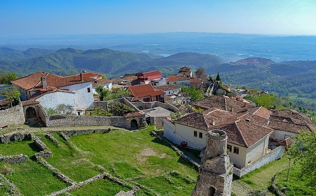 מבט מהטירה אל המרחבים - קרויה, אלבניה
