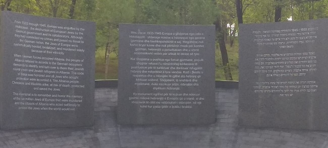 אנדרטה לזכר 6 המליונים בפארק טירנה
