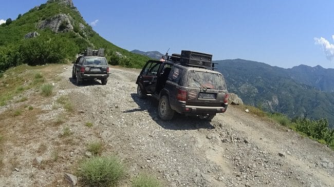 טיול ג'יפים באלבניה עם מדריך טיולים מנוסה