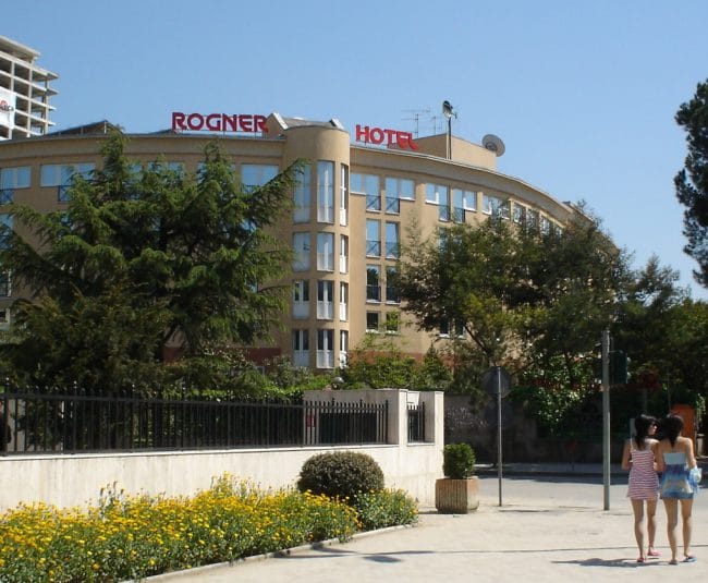 מלון רוגנר בטירנה