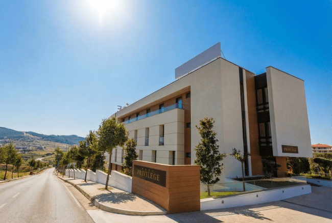 מלון פריביליג' הוטל וספא בטירנה